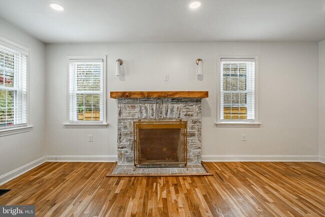 Building Photo - 539 Northbrook Rd