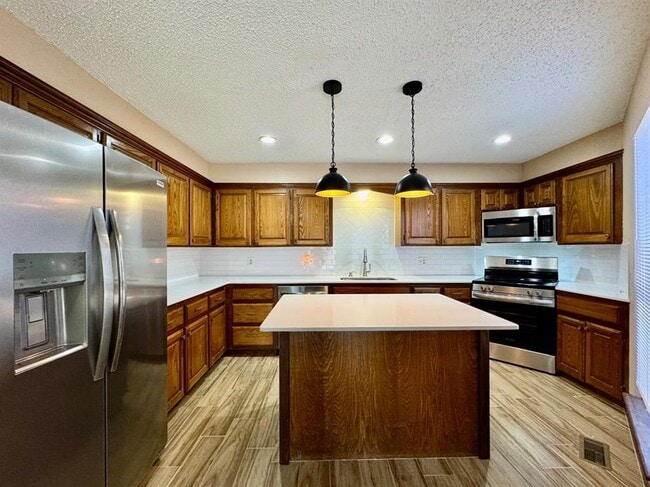 Building Photo - 1622 Windhill Ave