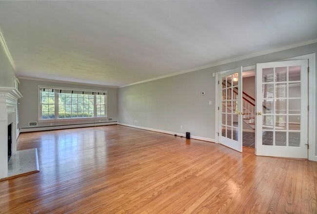 Building Photo - Available NOW! WATERFRONT Home in Witchduc...