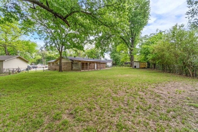 Building Photo - 2119 N 55th Pl