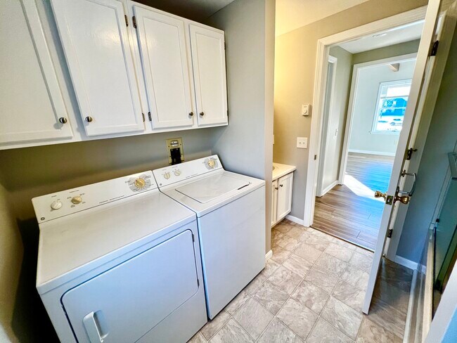 Washer & Dryer Included - 75 Baldwin Dr