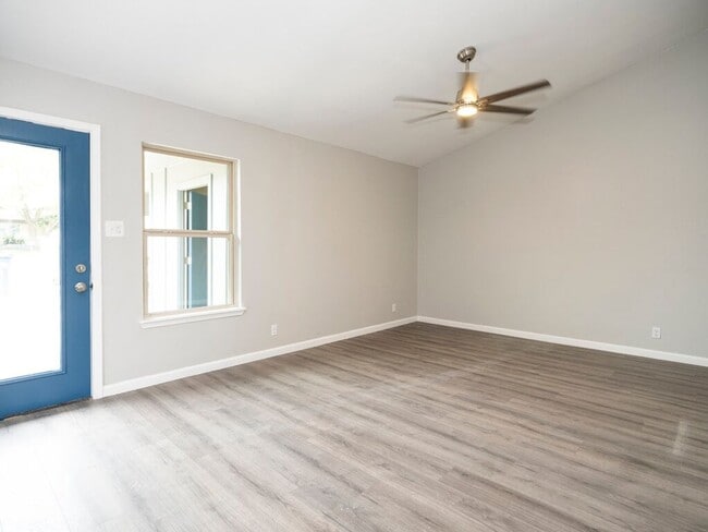 Building Photo - 2526 Glen Springs Way