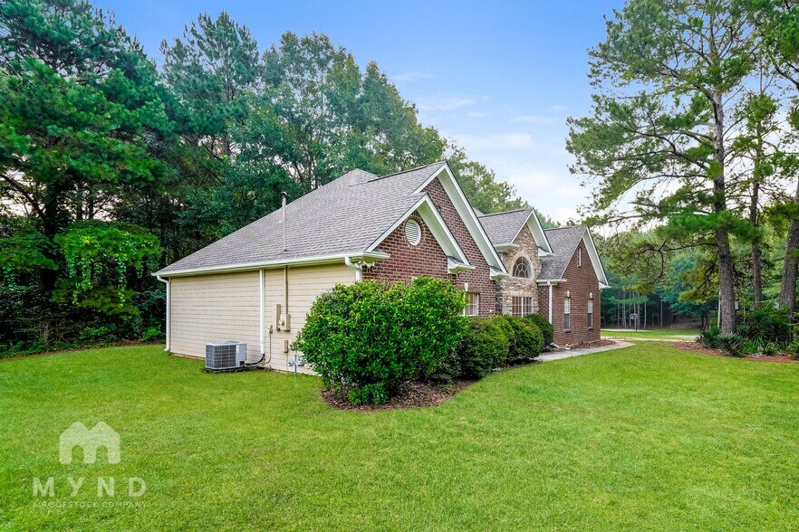 Building Photo - 325 Shelby Forest Dr