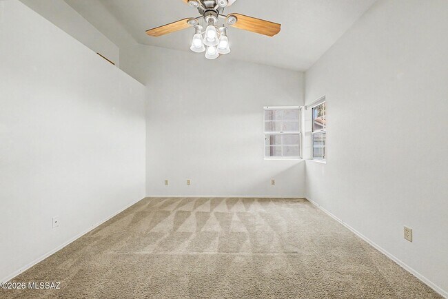 Building Photo - 11525 N Eagle Peak Dr