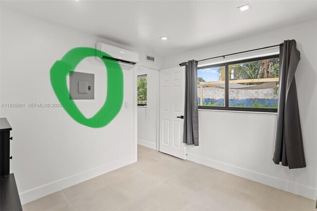 Building Photo - 3125 NW 21st Ct