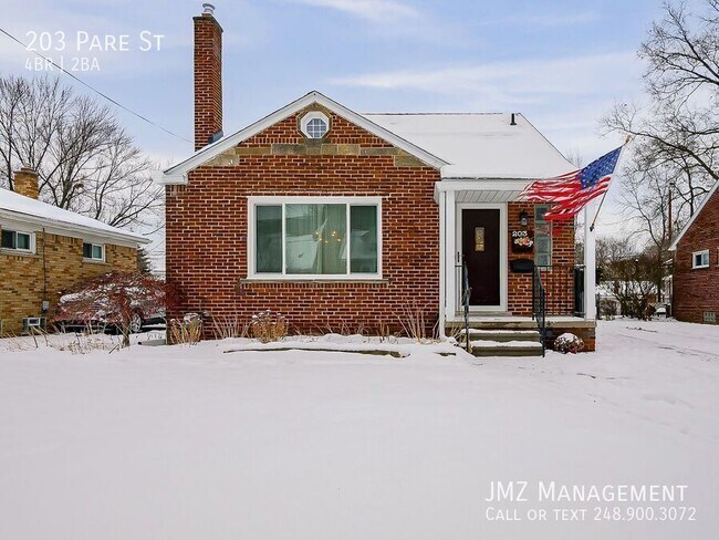 Building Photo - 203 Pare St