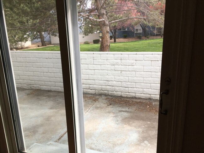 Building Photo - 7565 Lighthouse Ln