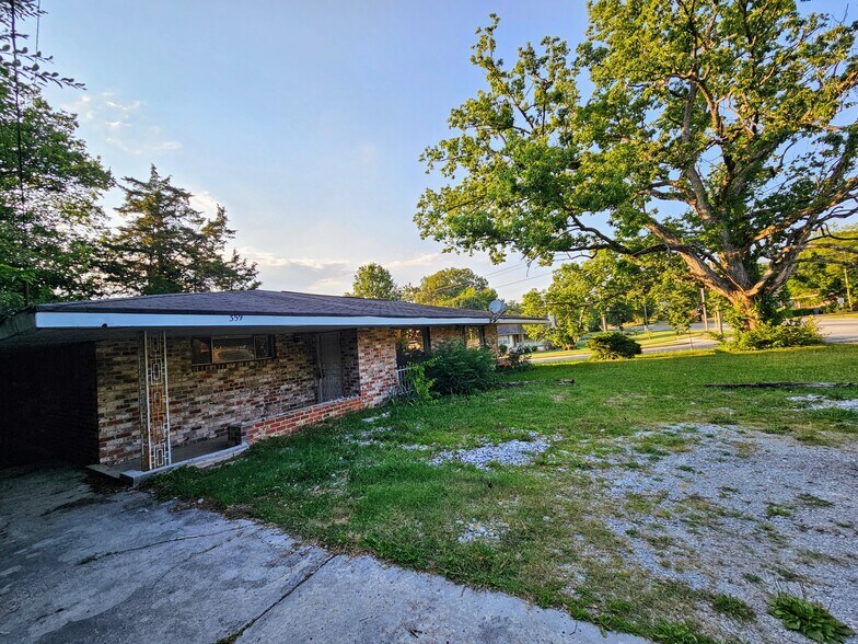 Building Photo - 359 Glenwood Dr