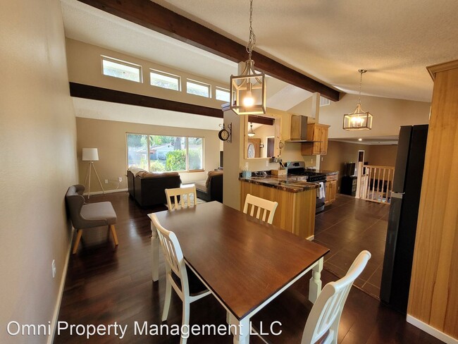 Building Photo - 3 br, 2 bath House - 724 B Street