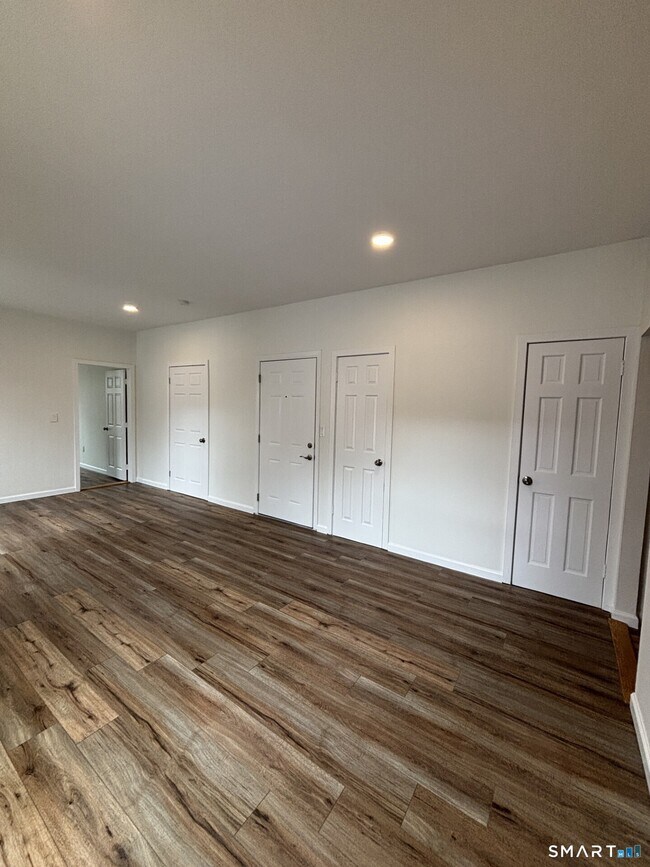 Building Photo - 110 Rockwell Ave