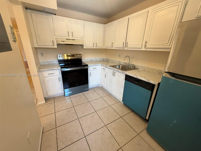 Building Photo - 10511 SW 108th Ave