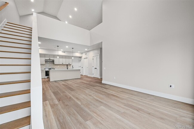 Building Photo - 80 Division St