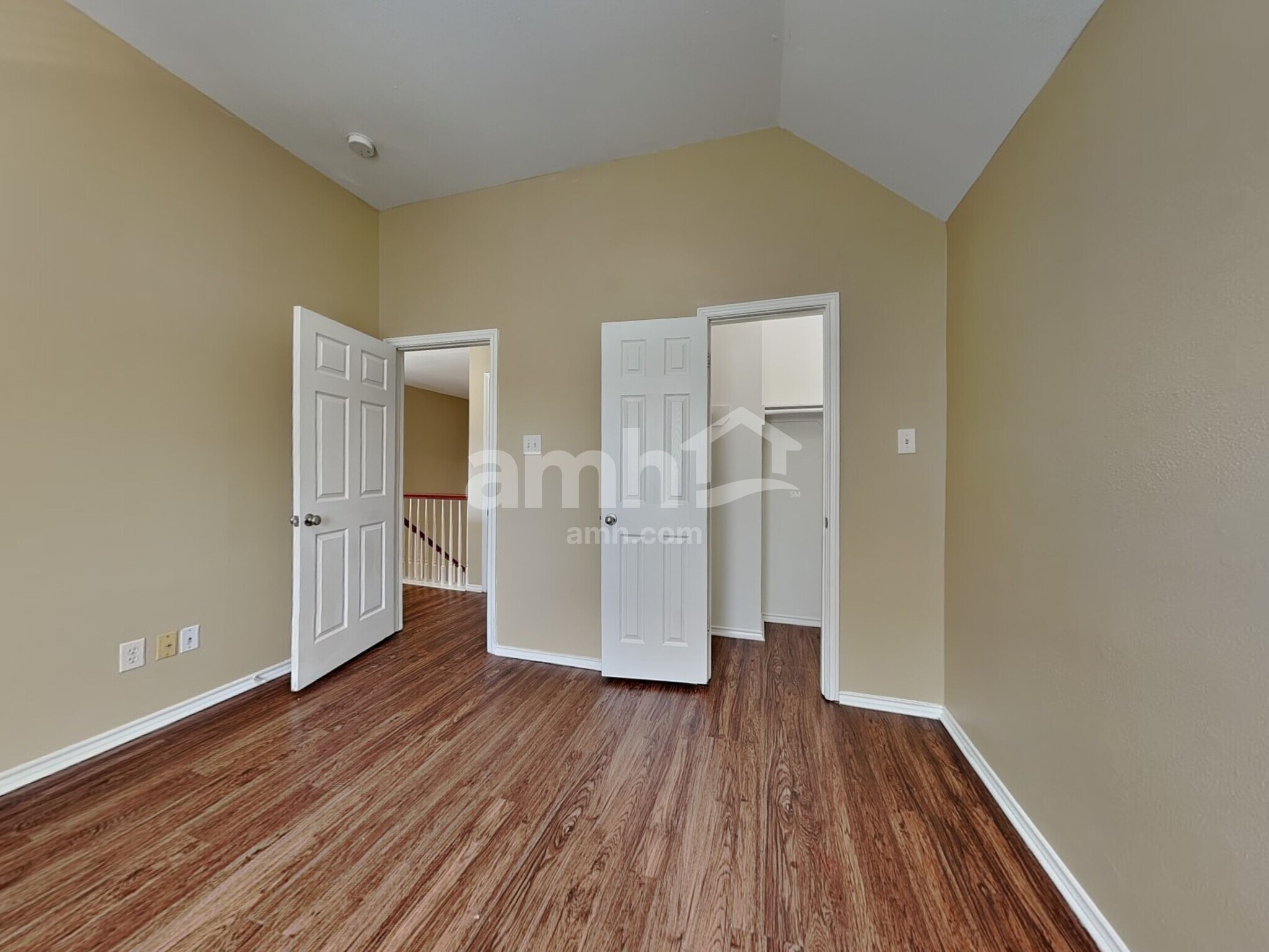 Building Photo - 2718 Lakecrest Way Dr