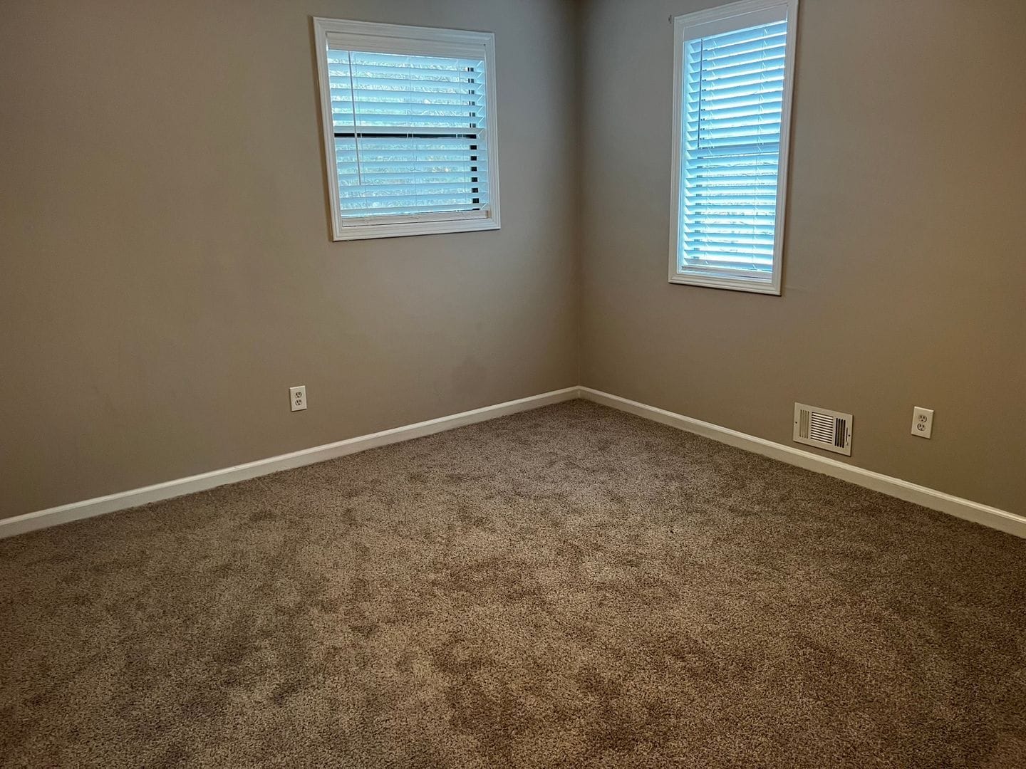 Building Photo - 1601 Cumberland Trce