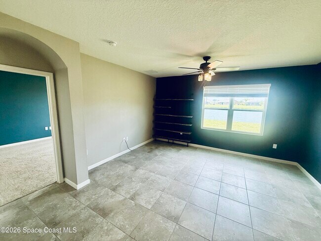 Building Photo - 465 Sorrento Dr