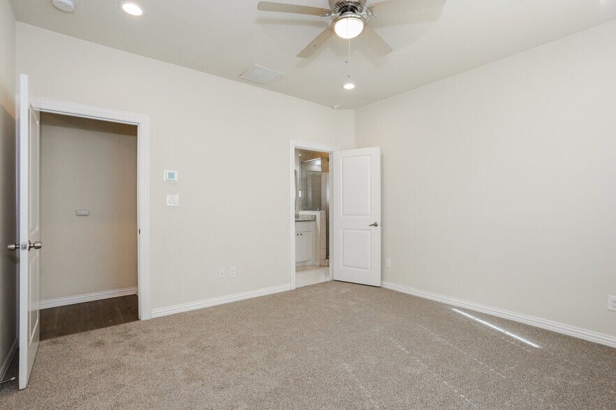 Building Photo - 1314 Roan Dr