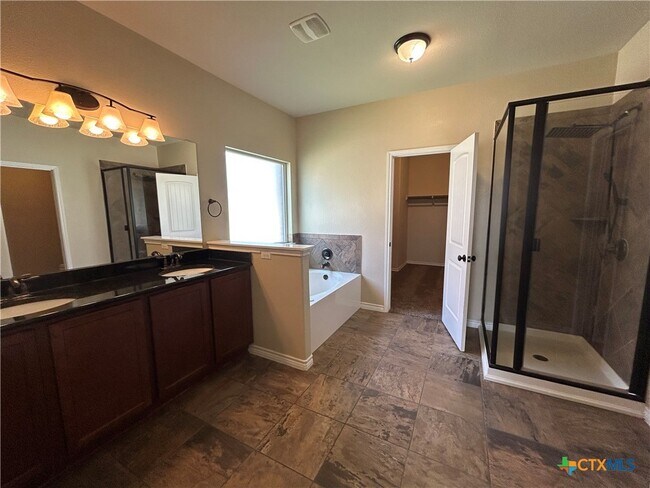 Building Photo - 803 TUSCAN Rd