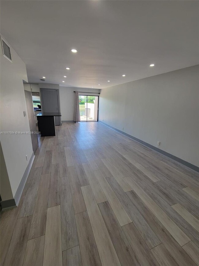 Building Photo - 9123 NW 38th Dr