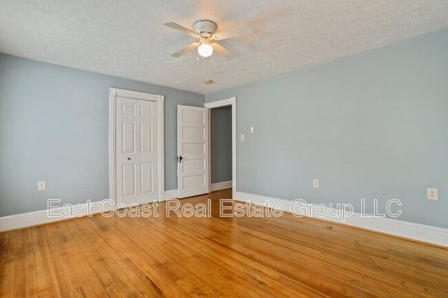 Building Photo - 721 2nd St