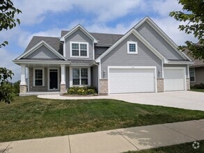 Building Photo - 1520 Foxwood Pass