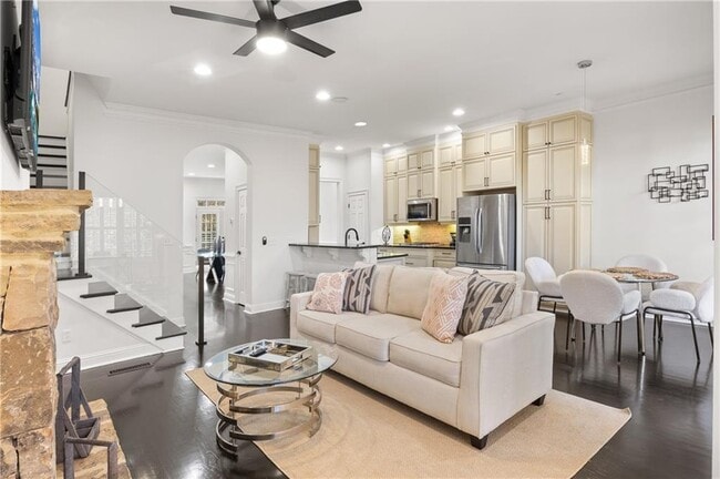 Building Photo - 638 Parkside Vlg Wy