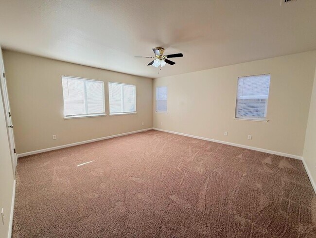 Building Photo - 1330 Riverside Ct