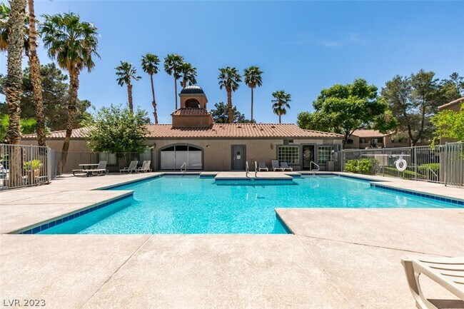 Building Photo - 221 Mission Newport Ln