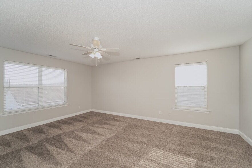 Building Photo - 13636 Coram Pl