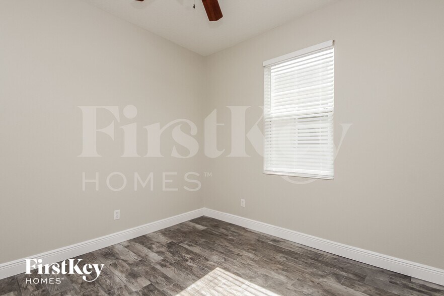 Building Photo - 9953 Shadow Creek Dr