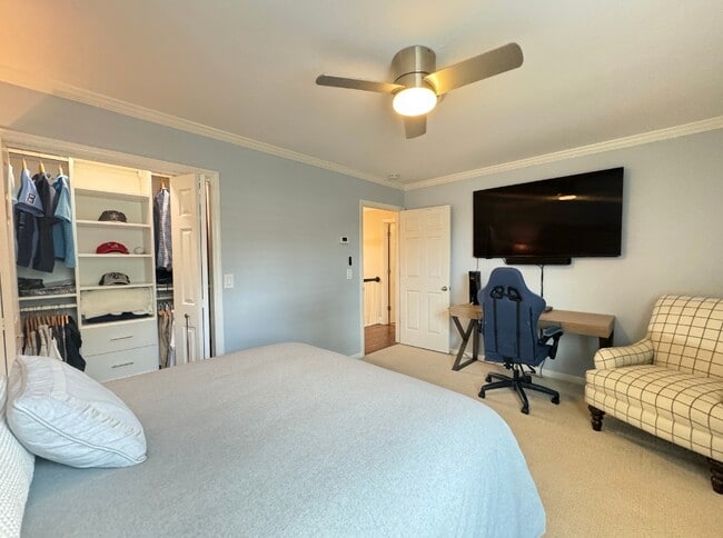 Building Photo - 401 Bowling Ave