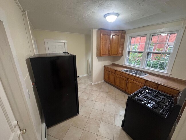 Building Photo - 17 Roosevelt St