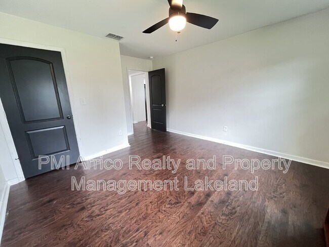 Building Photo - 1127 Afton St