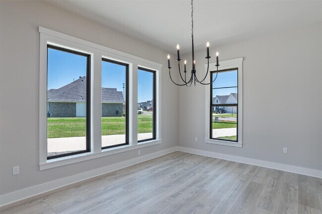 Building Photo - "Charming 3-Bed Retreat with Granite Elegance & Cozy Fireplace in Benton!"