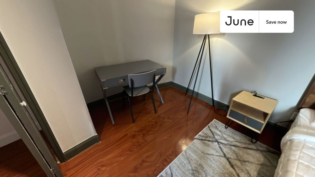 Building Photo - 23 E 109th St