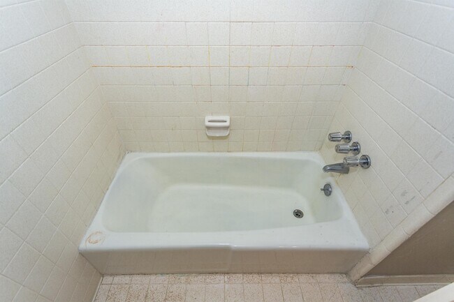 Building Photo - 2014 Montreat Pkwy