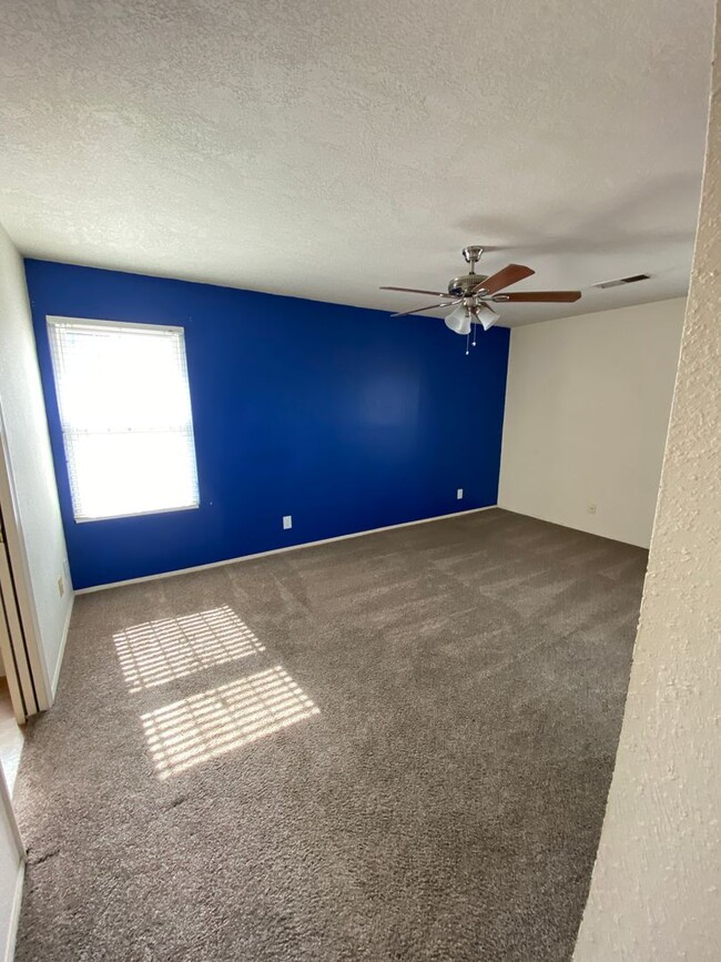 Building Photo - Rio Rancho 4/bd 2/ba 3/CG Views