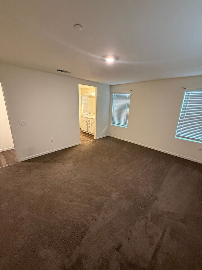 Building Photo - Beautiful 4BD/3BA Single-Family Home Solar, Battery Backup & Move-In Ready