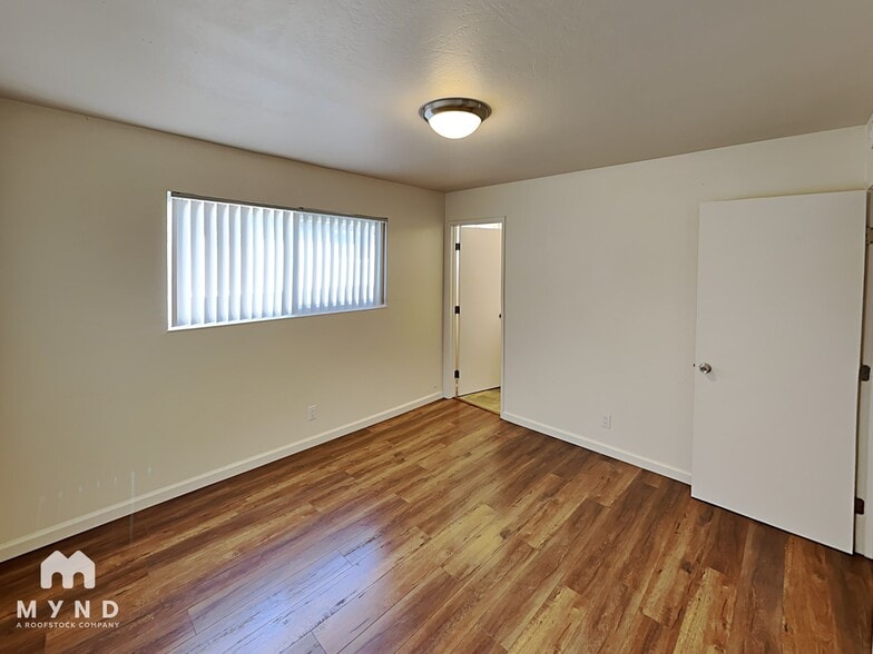 Building Photo - 237 N 8th St