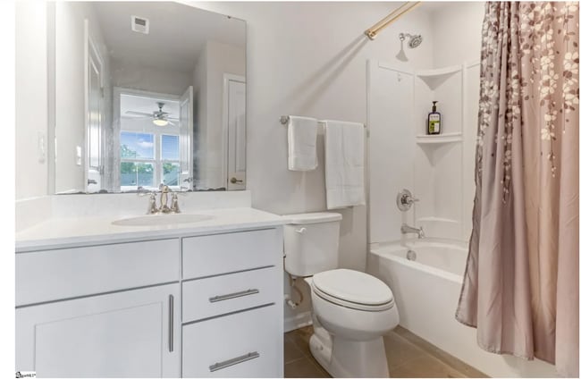 Building Photo - 500 Briar Oaks Ln