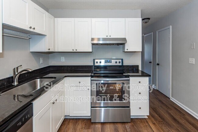 Building Photo - 296 Fleming Rd