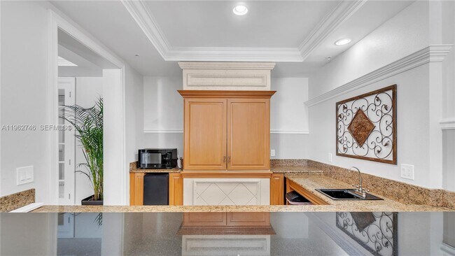 Building Photo - 533 NE 3rd Ave