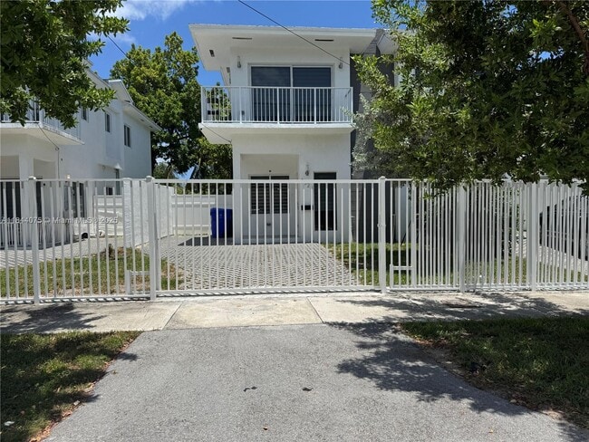 Building Photo - 6323 NW 1st Pl