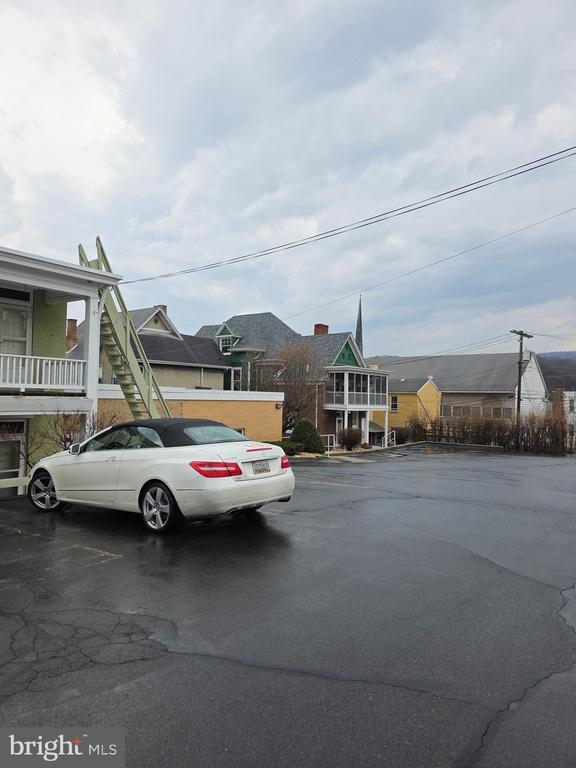 Building Photo - 203 Greene St