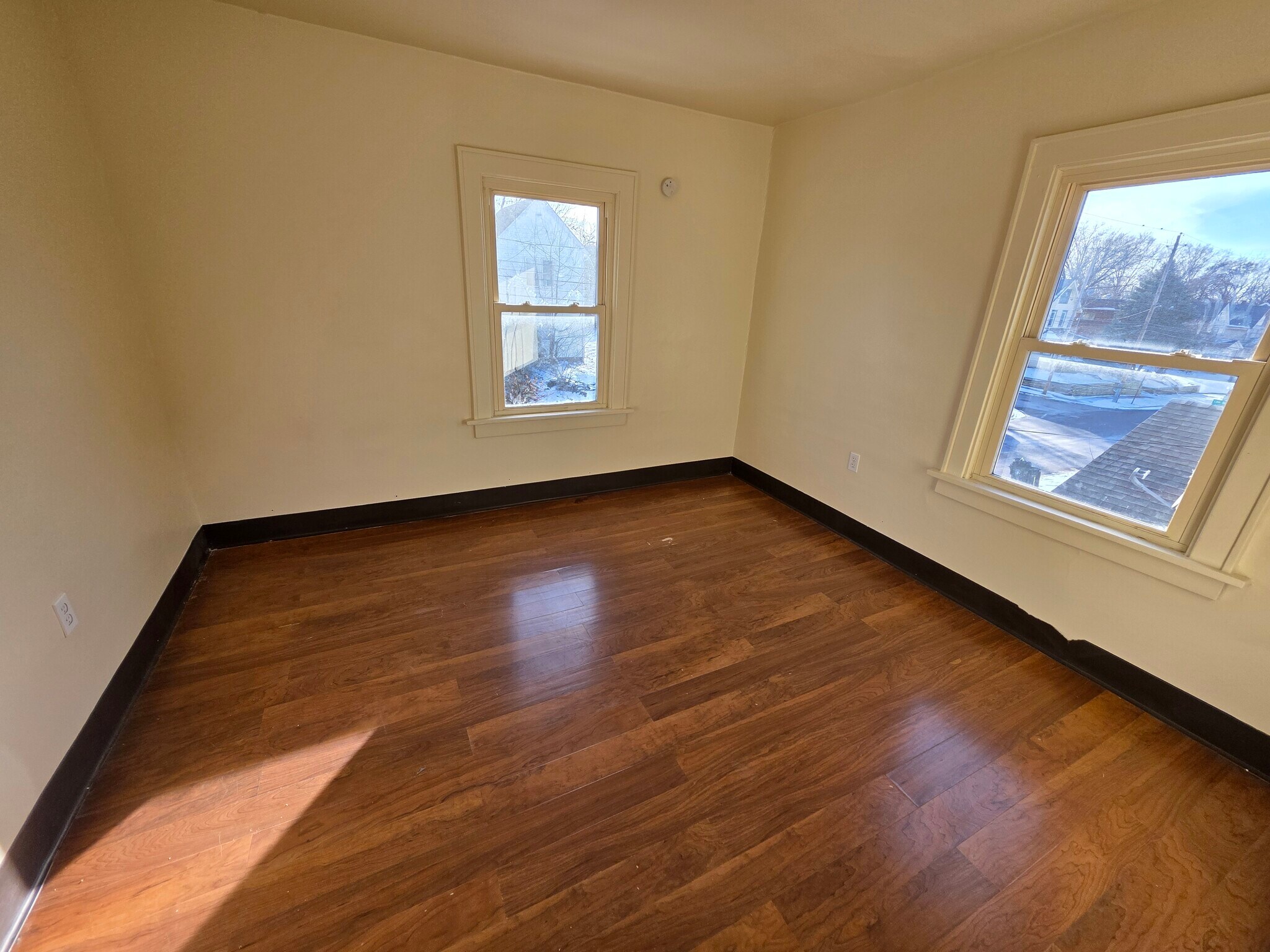 Building Photo - 823 Florida Ave