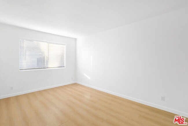 Building Photo - 1114 12th St