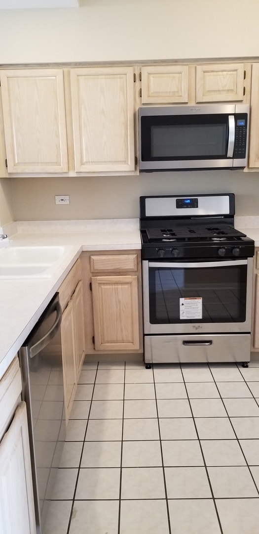 Building Photo - 147 Polaris Dr