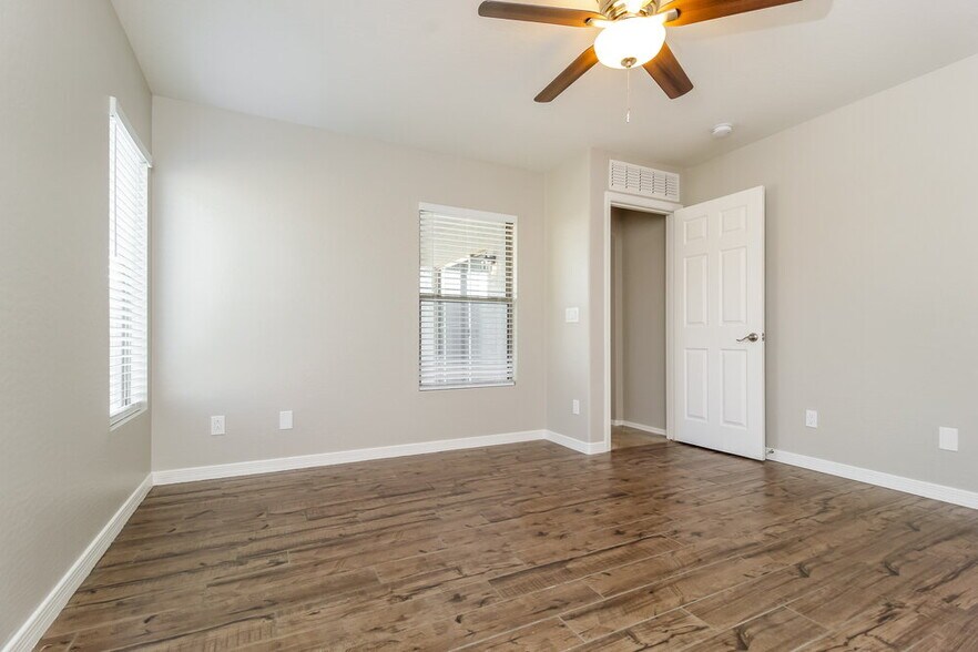 Building Photo - 12913 N 127th Ln