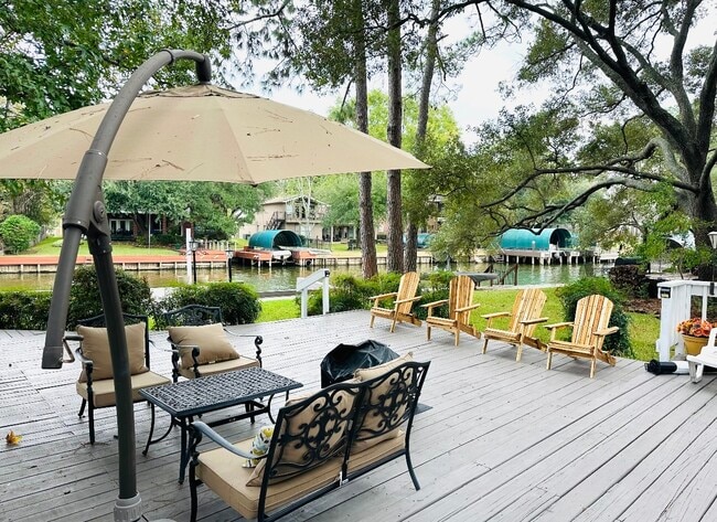 Building Photo - 3007 Willowbend Rd