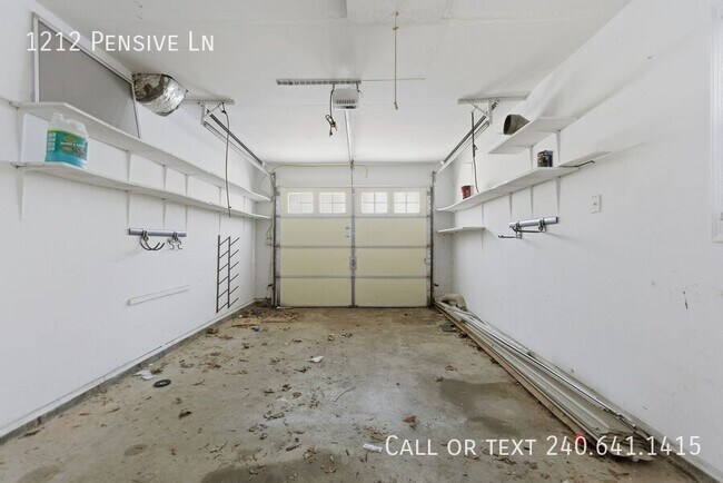 Building Photo - 1212 Pensive Ln