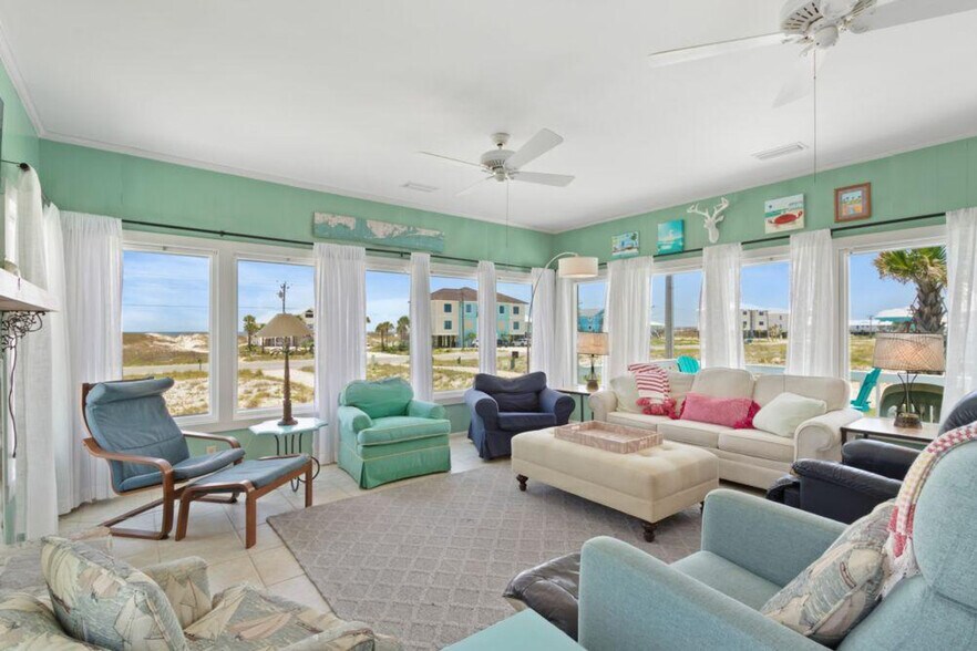 Primary Photo - 2928 W Beach Blvd